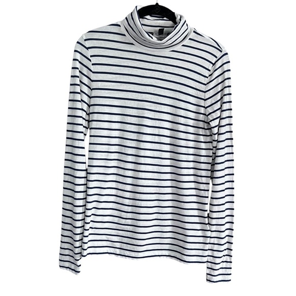 Preppy Stripe Bundle of Two Tops Navy White size Small - Picture 2 of 9